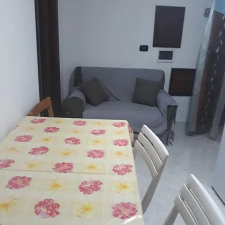 Home Ischitella